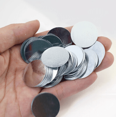 Bouteilles en PET avec feuille d’aluminium